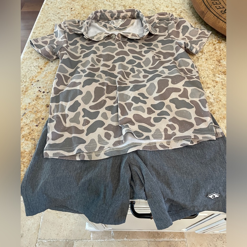 Burlebo Boys Performance fabric shirt & shorts camo - size 8
